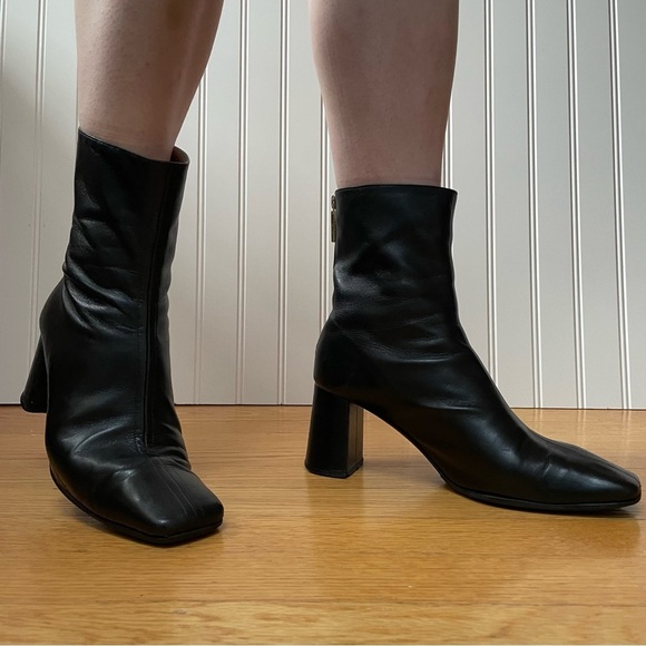 Dear Frances Split Toe Block Heeled Boots in Black Leather - Picture 6 of 16